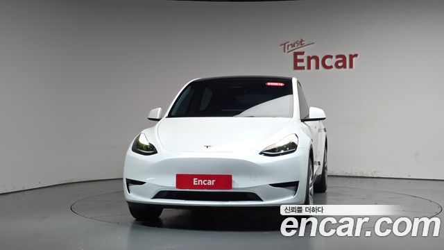 Tesla Model Y RWD - фото 1