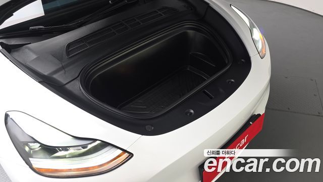 Tesla Model Y RWD - фото 4