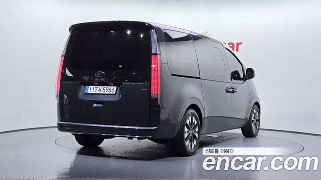 Hyundai Staria 4WD Lounge 9-Seater Inspiration - фото 1