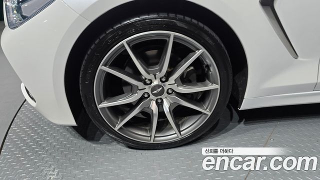Genesis G70 2.0T Elite - фото 4