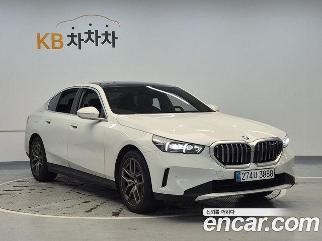 BMW 5-Series G60 520i - фото 3