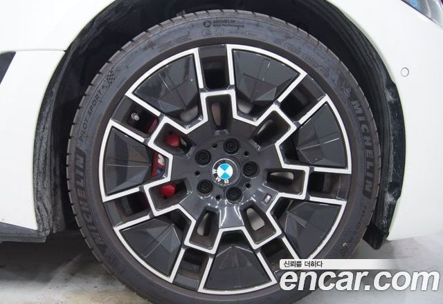 BMW i4 eDrive40 M Sports Pro - фото 3