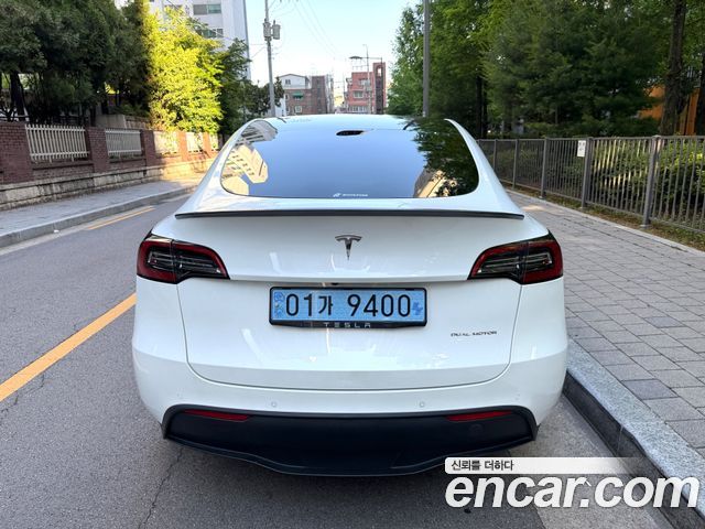 Tesla Model Y Long Range AWD - фото 4
