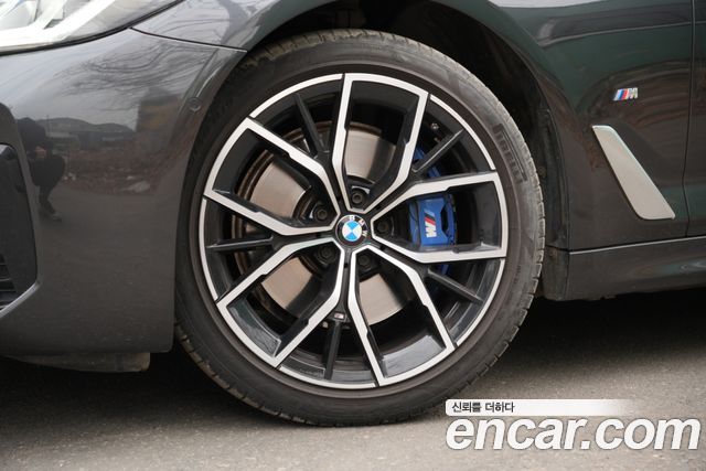 BMW 5-Series G30 530i xDrive M Sport Package - фото 2