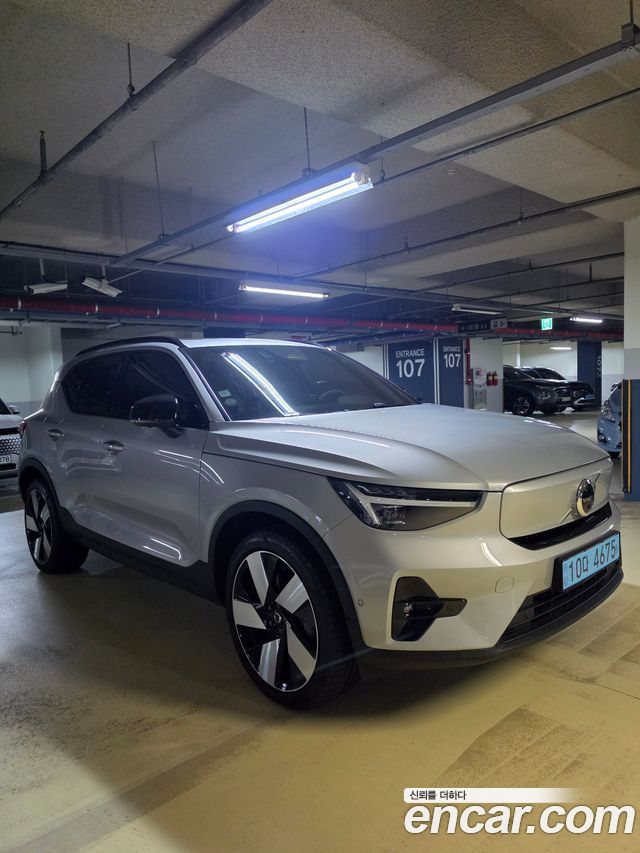 Volvo XC40 Twin Ultimate - фото 0
