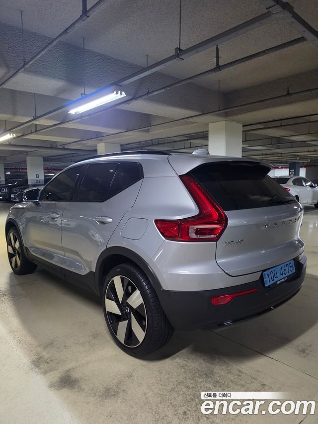 Volvo XC40 Twin Ultimate - фото 1