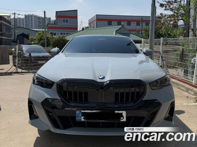 BMW 5-Series G60 520i Special Edition - фото 2