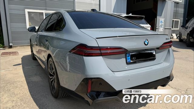 BMW 5-Series G60 520i Special Edition - фото 4