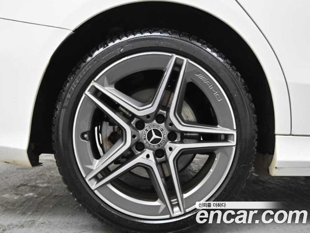 Mercedes-Benz C-Class W205 C220 d 4MATIC AMG Line - фото 4
