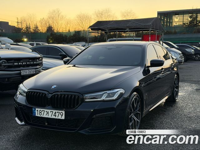 BMW 5-Series G30 530i M Sport Package - фото 0