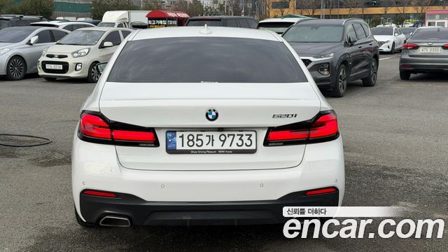 BMW 5-Series G30 520i M Sport - фото 3
