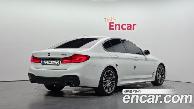 BMW 5-Series G30 530i M Sport Package Plus - фото 1