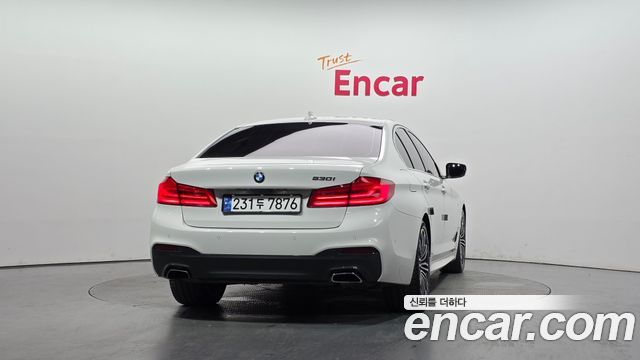 BMW 5-Series G30 530i M Sport Package Plus - фото 3