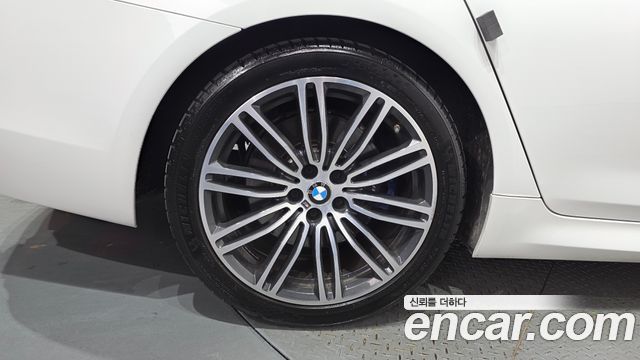 BMW 5-Series G30 530i M Sport Package Plus - фото 4