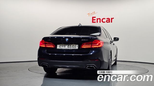 BMW 5-Series G30 530i xDrive M Sport Package Plus - фото 3
