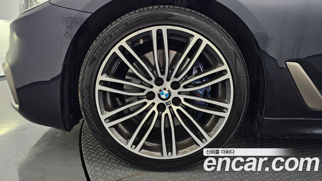 BMW 5-Series G30 530i xDrive M Sport Package Plus - фото 4