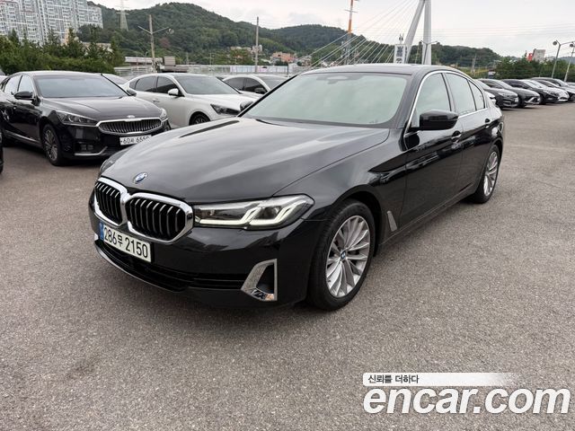 BMW 5-Series G30 530i Luxury - фото 0