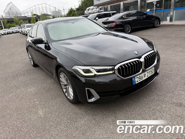 BMW 5-Series G30 530i Luxury - фото 2