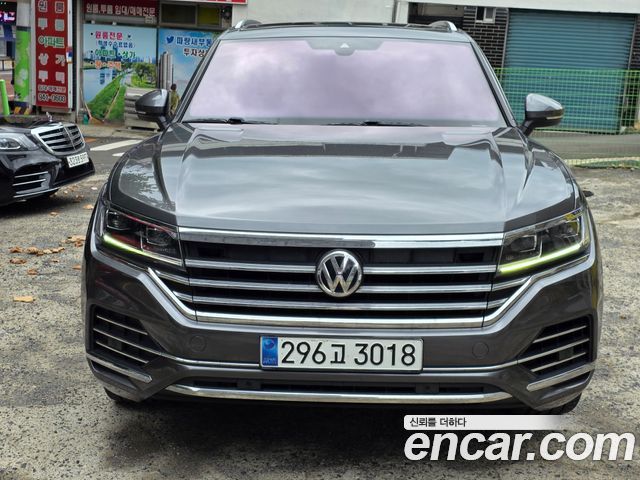 Volkswagen Touareg 3-го поколения 3.0 TDI Prestige - фото 4