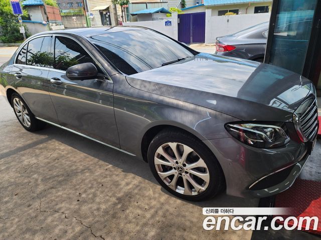 Mercedes-Benz E-Class W213 E300 4MATIC Exclusive - фото 0