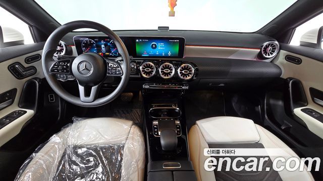 Mercedes-Benz A-Class W177 A220 Sedan - фото 0