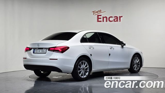 Mercedes-Benz A-Class W177 A220 Sedan - фото 2