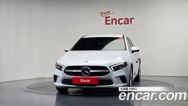 Mercedes-Benz A-Class W177 A220 Sedan - фото 3