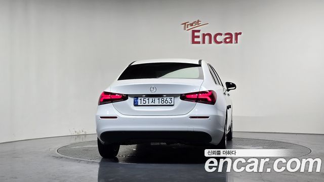 Mercedes-Benz A-Class W177 A220 Sedan - фото 4