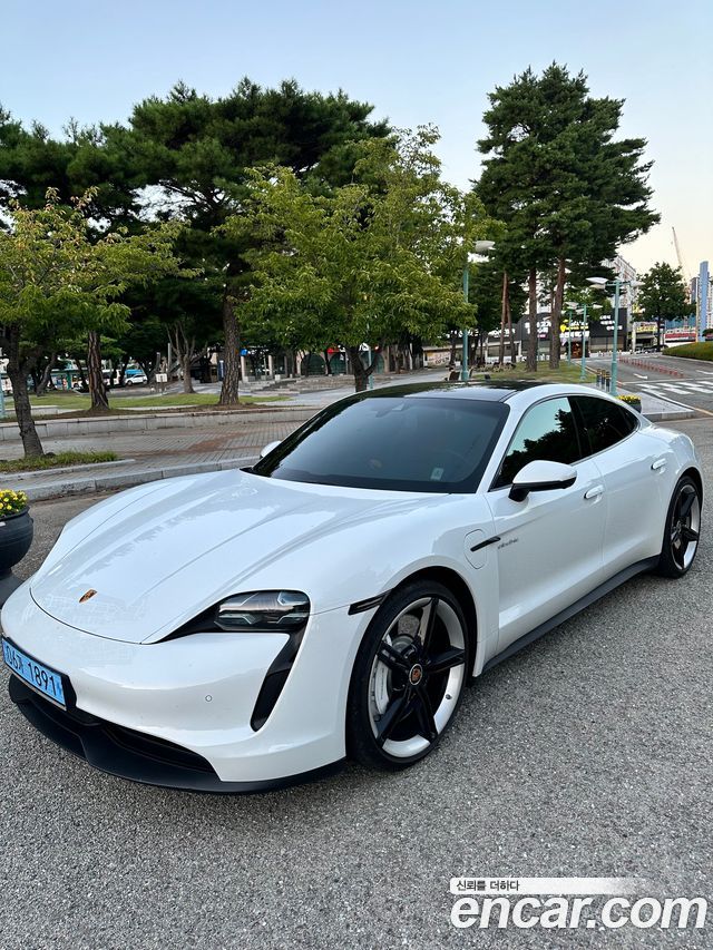 Porsche Taycan 4S - фото 3