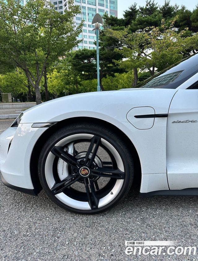 Porsche Taycan 4S - фото 4