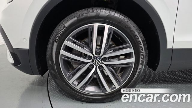Volkswagen Tiguan 2.0 TSI Prestige - фото 4
