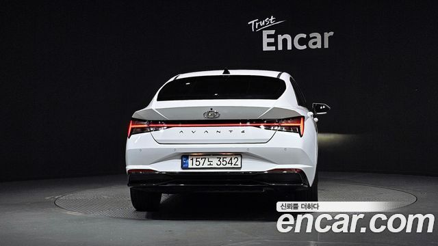 Hyundai Avante CN7, гибрид Inspiration - фото 3