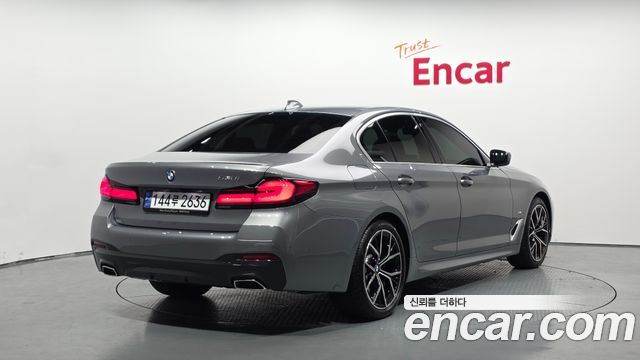 BMW 5-Series G30 530i M Sport Package - фото 1