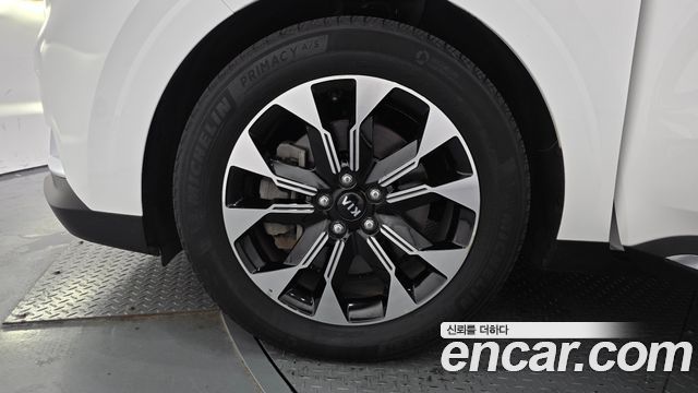 Kia Carnival 4-го поколения 7-Seater Signature - фото 4