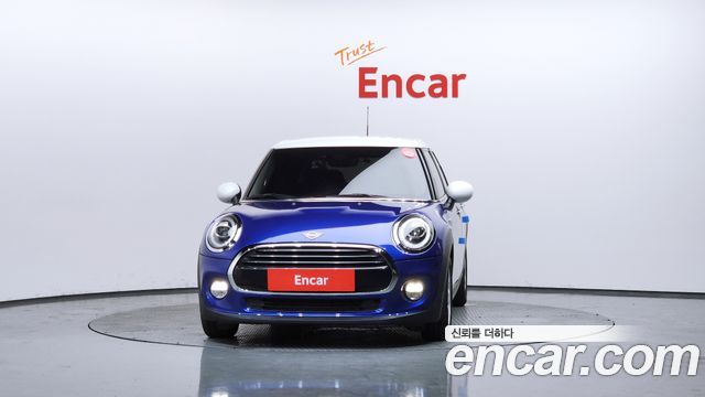 Mini Cooper 5Door Standard 3rd - фото 2