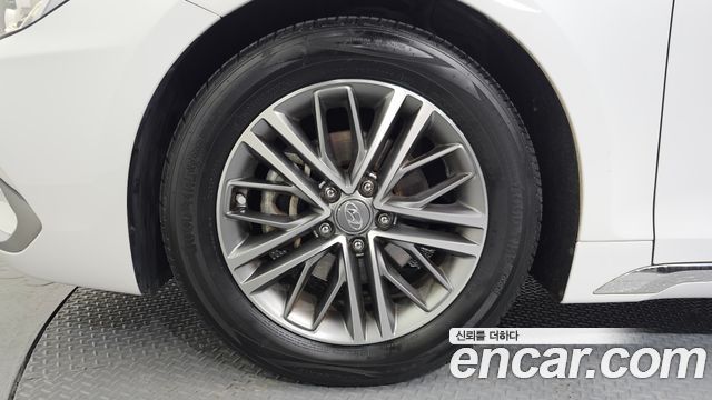 Hyundai Grandeur IG 3.0 LPi Modern (Rental Car) - фото 4