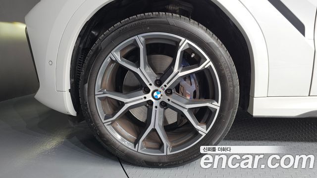 BMW X6 G06 xDrive40i M Sport - фото 4