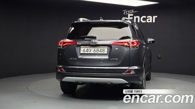 Toyota RAV4 2.5 2WD 4th - фото 3