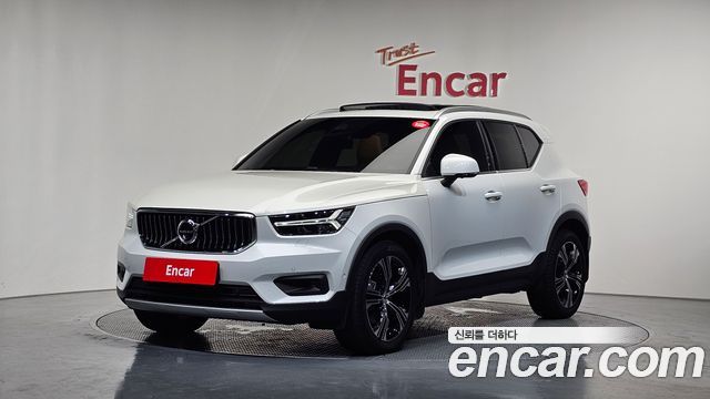Volvo XC40 B4 Inscription - фото 0