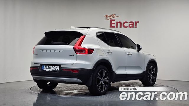 Volvo XC40 B4 Inscription - фото 1