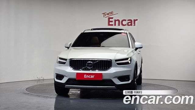 Volvo XC40 B4 Inscription - фото 2