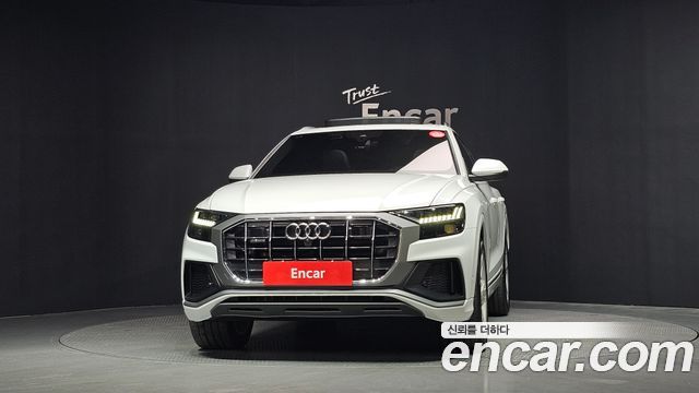Audi Q8 45 TDI Quattro Premium - фото 2