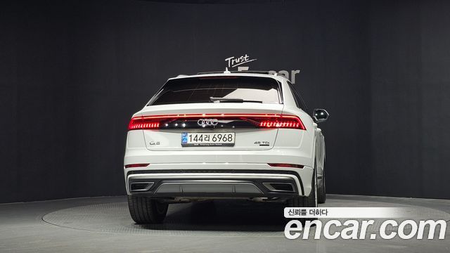 Audi Q8 45 TDI Quattro Premium - фото 3