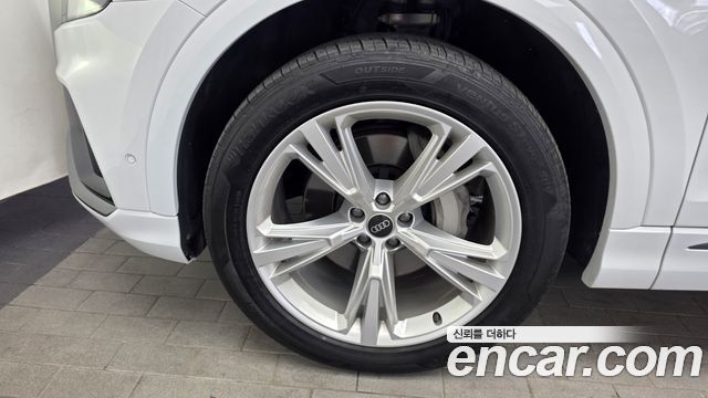 Audi Q8 45 TDI Quattro Premium - фото 4