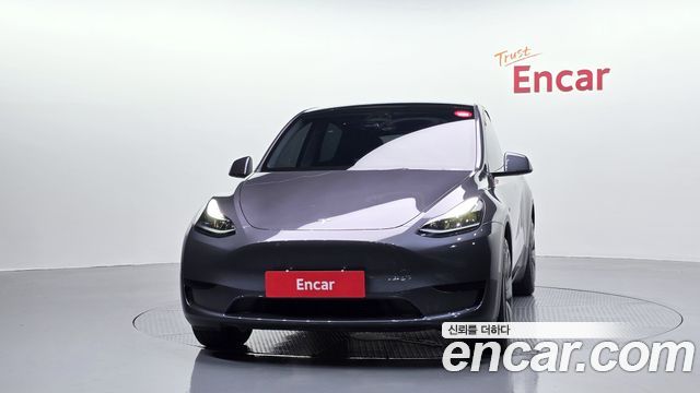 Tesla Model Y RWD - фото 2