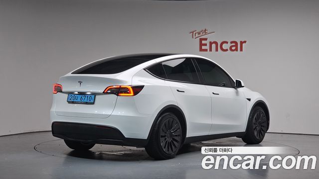 Tesla Model Y RWD - фото 0