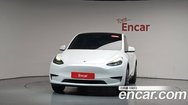 Tesla Model Y RWD - фото 1