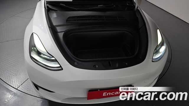 Tesla Model Y RWD - фото 4
