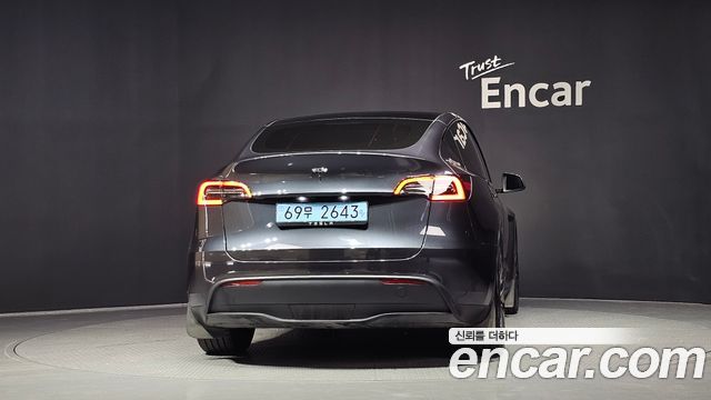 Tesla Model Y RWD - фото 3