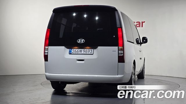 Hyundai Staria 4WD Tourer 9-Seater Modern - фото 3